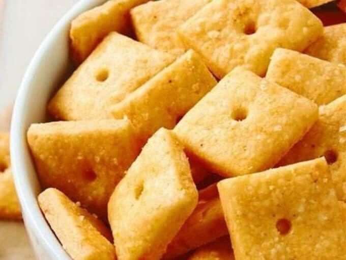 Keto Cheese Crackers