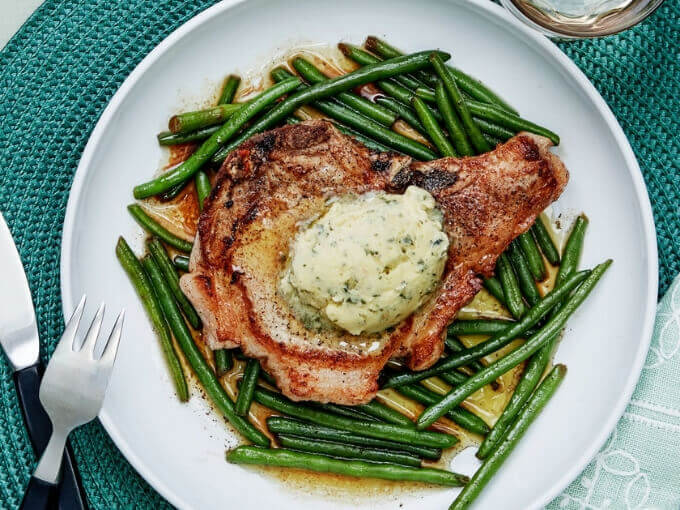 Keto Pork Chops With Green Beans And Garlic Butter